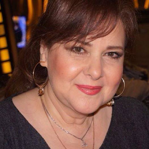 الفنانة دلال عبدالعزيز