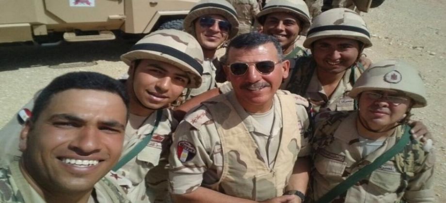 عادل رجائي قائد الفرقة التاسعة بالجيش عادل رجائي قائد الفرقة التاسعة بالجيش