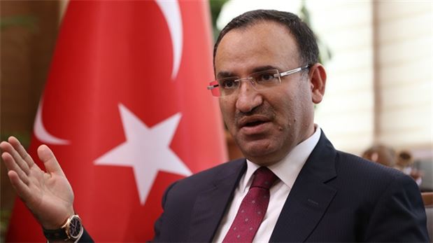  وزير العدل التركي بكر بوزداك 