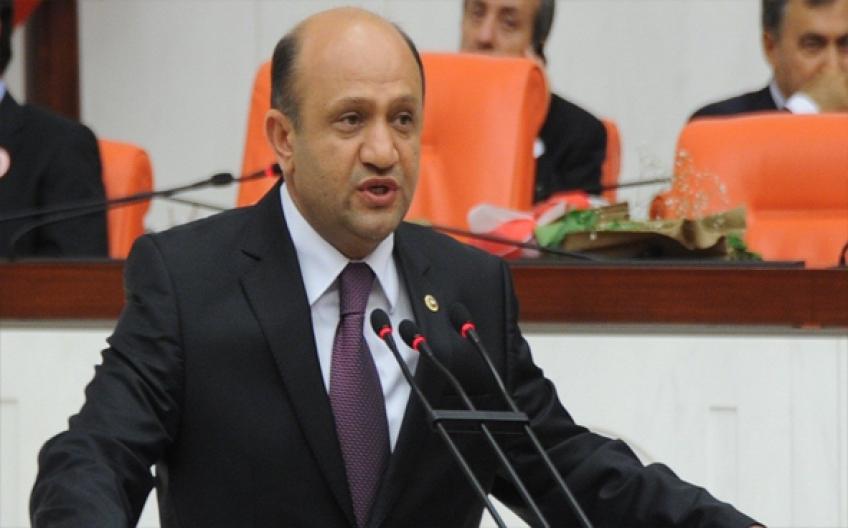  وزير الدفاع التركي فكري إشيق