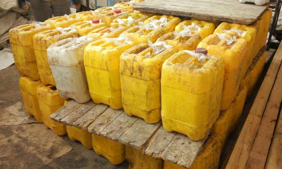 زيت طعام مجهول المصدر