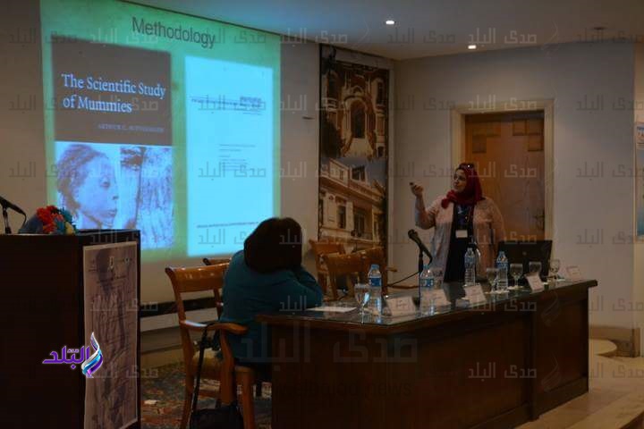 الدكتورة زينب حشيش في الورشة