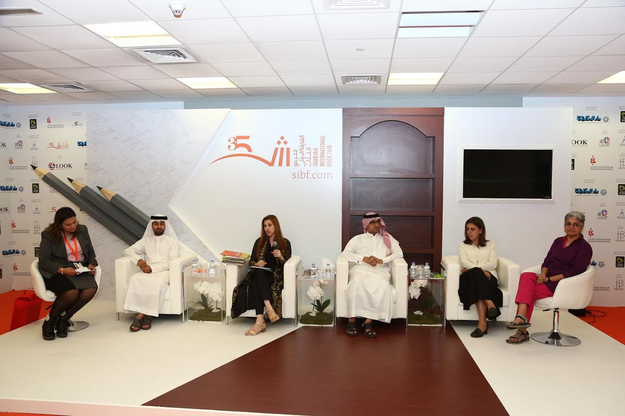 لجنة تحكيم النسخة الثامنة من جائزة اتصالات لكتاب الطفل