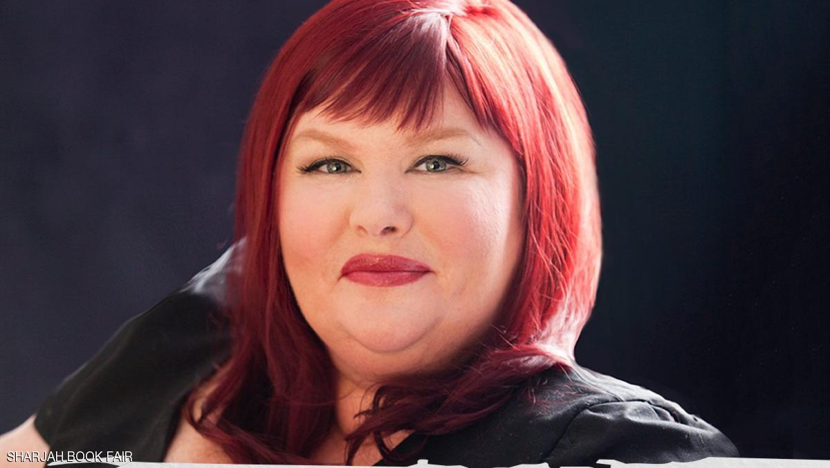  الكاتبة العالمية كاساندرا كلير 