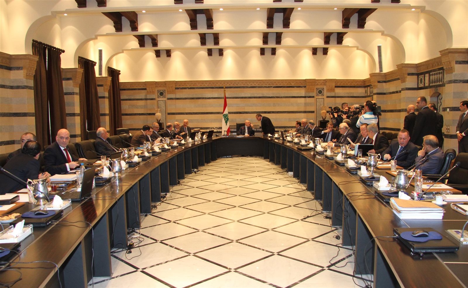 السفير نزيه النجاري السفير نزيه النجاري