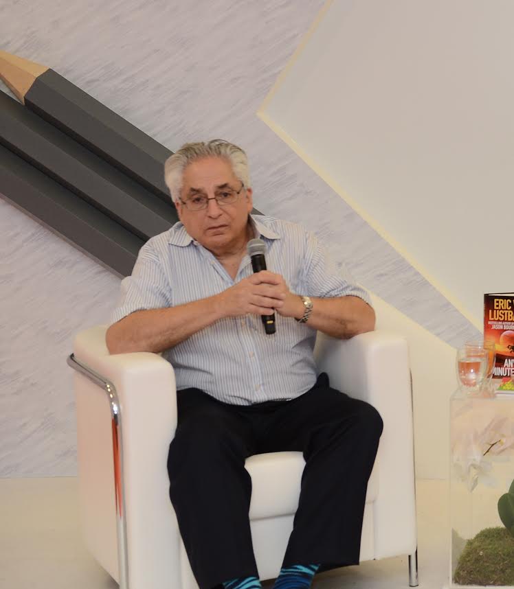 المؤلف الأمريكي إيريك فان لاستبادر