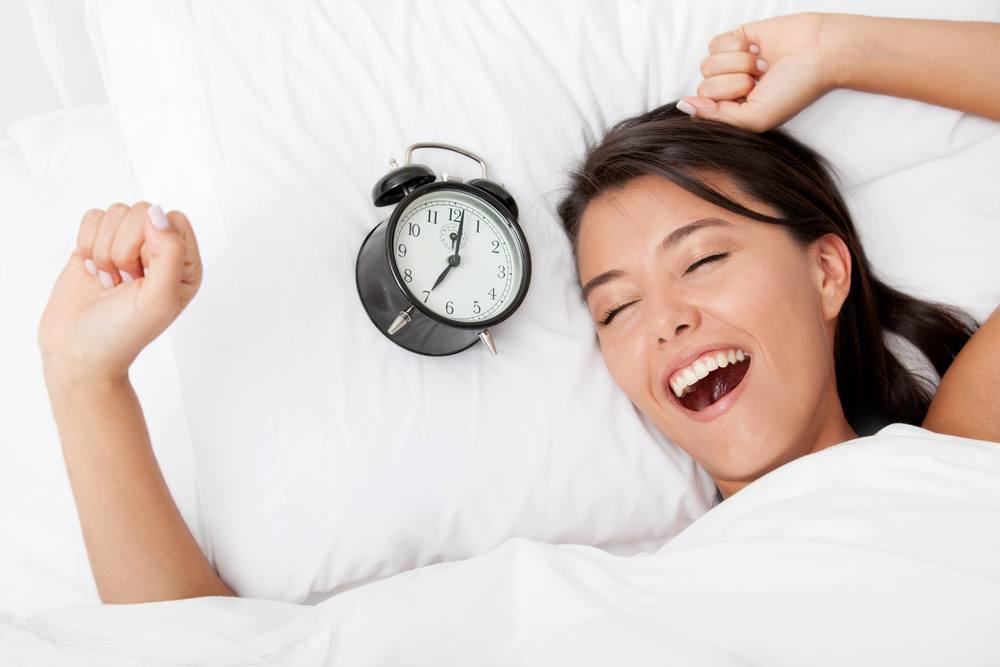 6 أشياء احذر من القيام بها عند الاستيقاظ من النوم