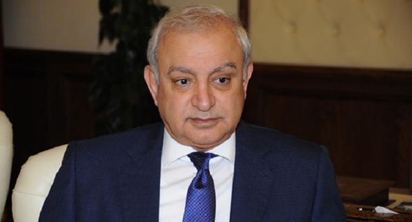 وزير التربية وزير التعليم العالي الكويتي الدكتور بدر العيسي وزير التربية وزير التعليم العالي الكويتي الدكتور بدر العيسي