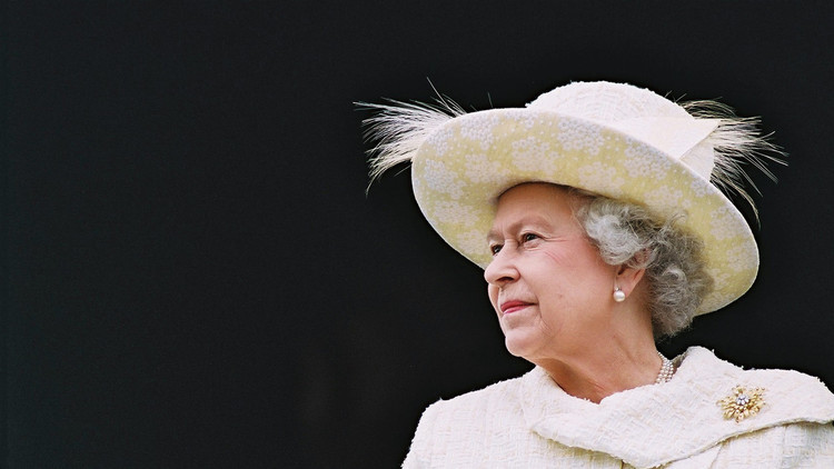  الملكة إليزابيث