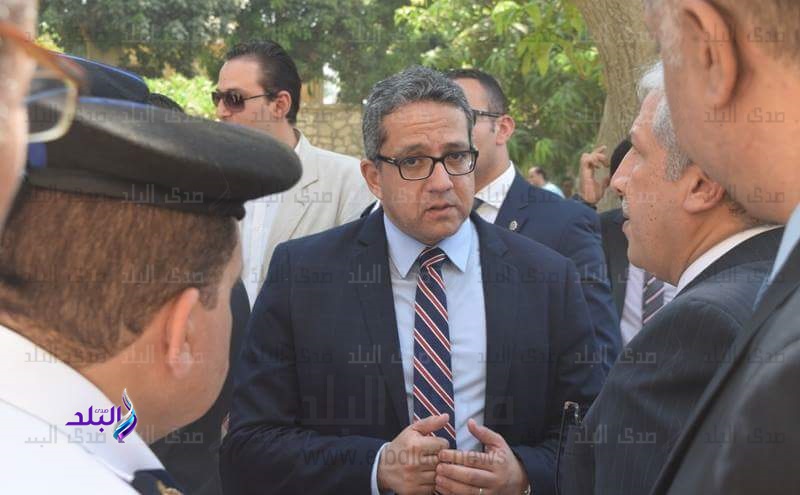 وزير الأثار 