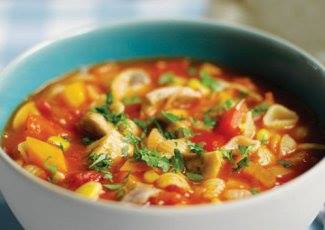 شوربة المنستروني الدايت من مطبخ الشيف «غادة عاطف»