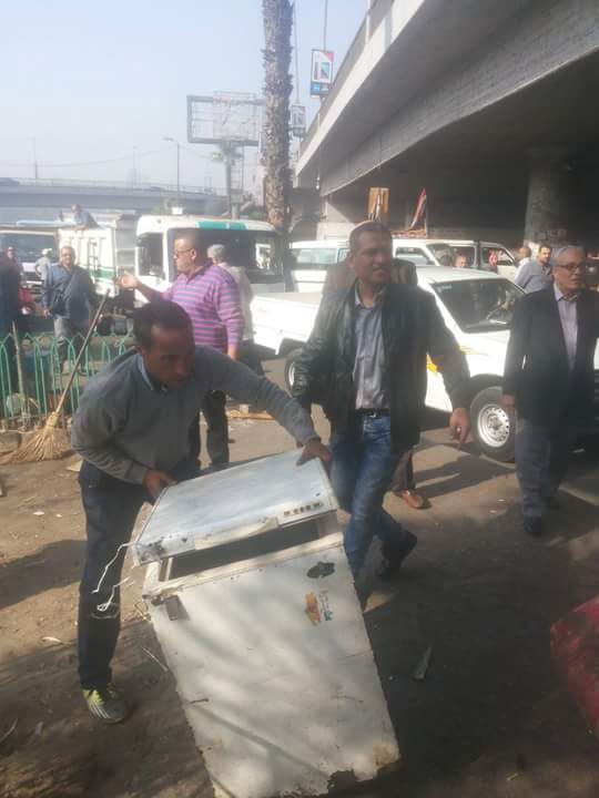 حملة لازالة الاشغالات بميدان عبد المنعم رياض