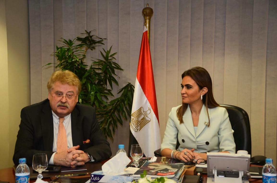 جانب من اللقاء جانب من اللقاء