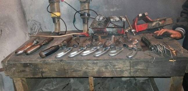 ورشة لتصنيع الاسلحة