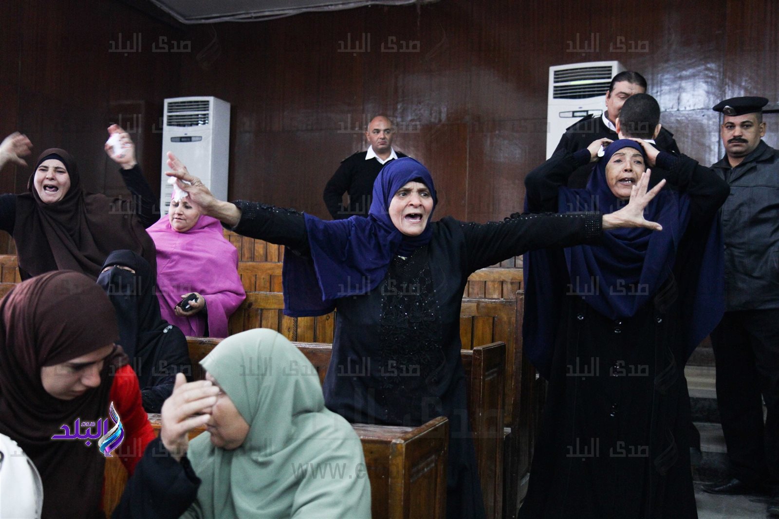 صراخ وعويل بين أهالى متهمى "داعش القاهرة"