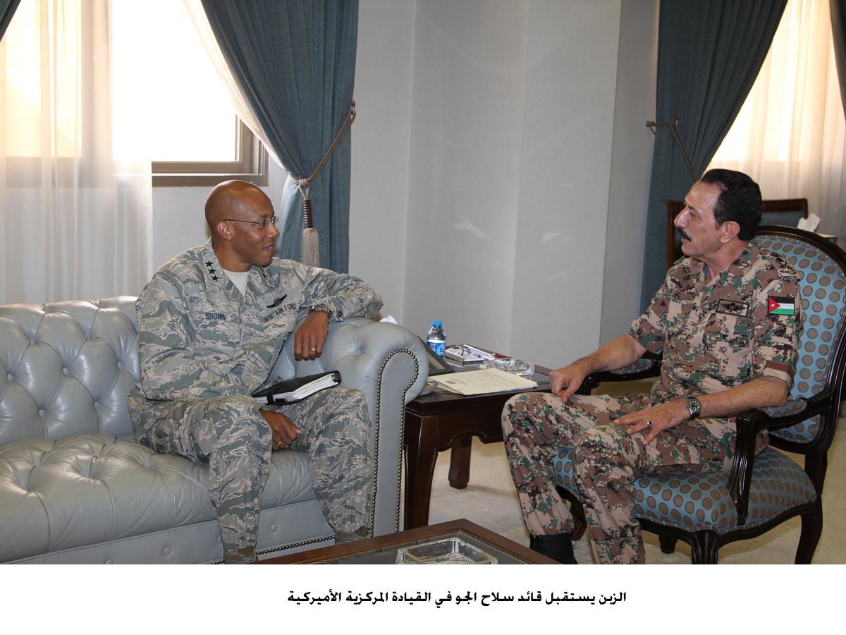الفريق الركن محمود عبدالحليم فريحاتمع قائد سلاح الجو الأمريك الفريق الركن محمود عبدالحليم فريحاتمع قائد سلاح الجو الأمريك