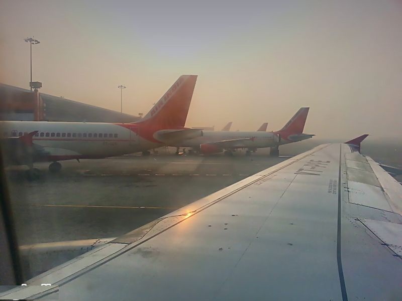 مطار مطار