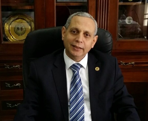 الدكتور مجدي عبد العزيز رئيس مصلحة الجمارك