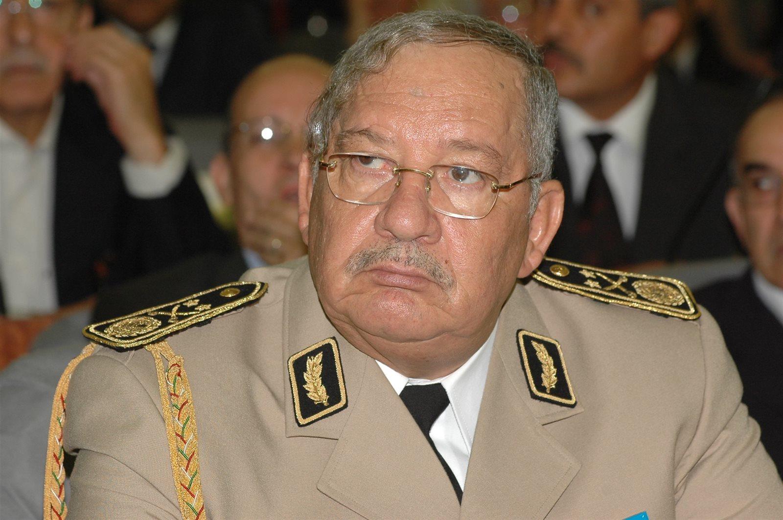 رئيس أركان الجيش الوطني الشعبي الفريق أحمد قايد صالح رئيس أركان الجيش الوطني الشعبي الفريق أحمد قايد صالح