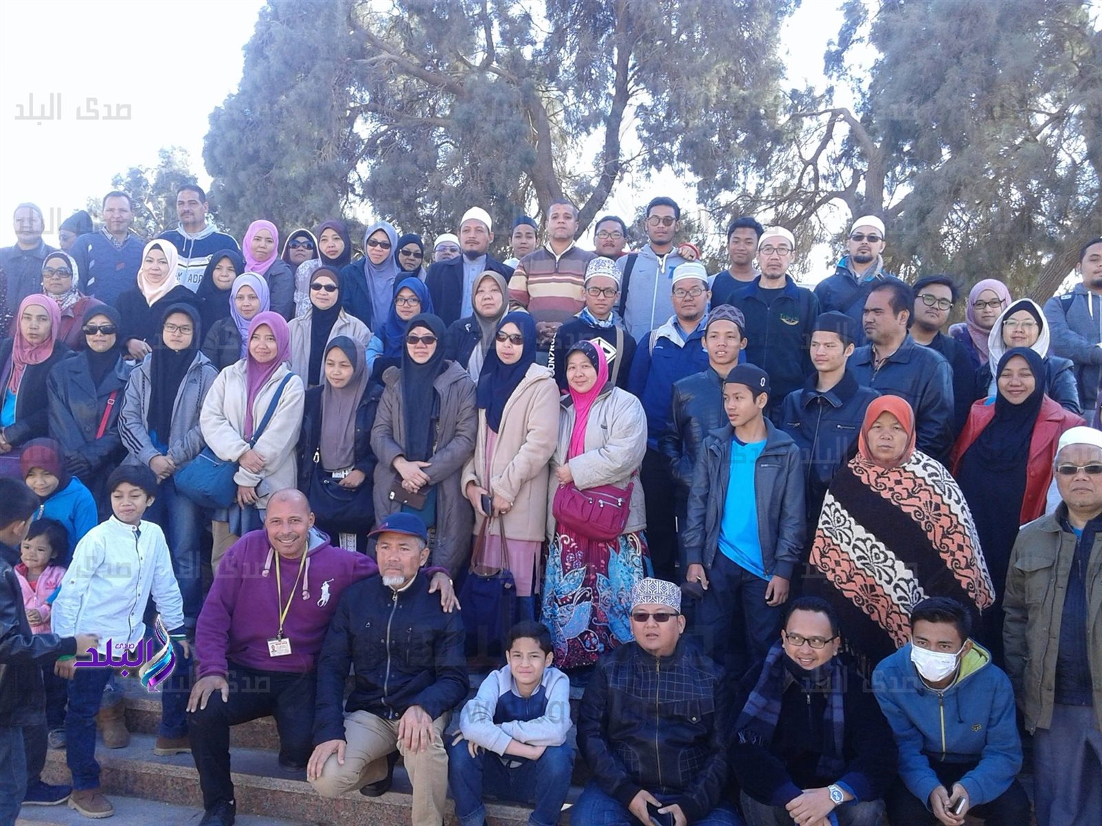 الوفد الماليزي مع مدير المنطقة