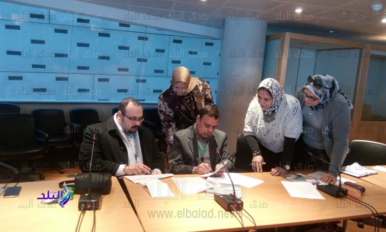 باحث يدرب العاملين بمنافذ الآثار باحث يدرب العاملين بمنافذ الآثار