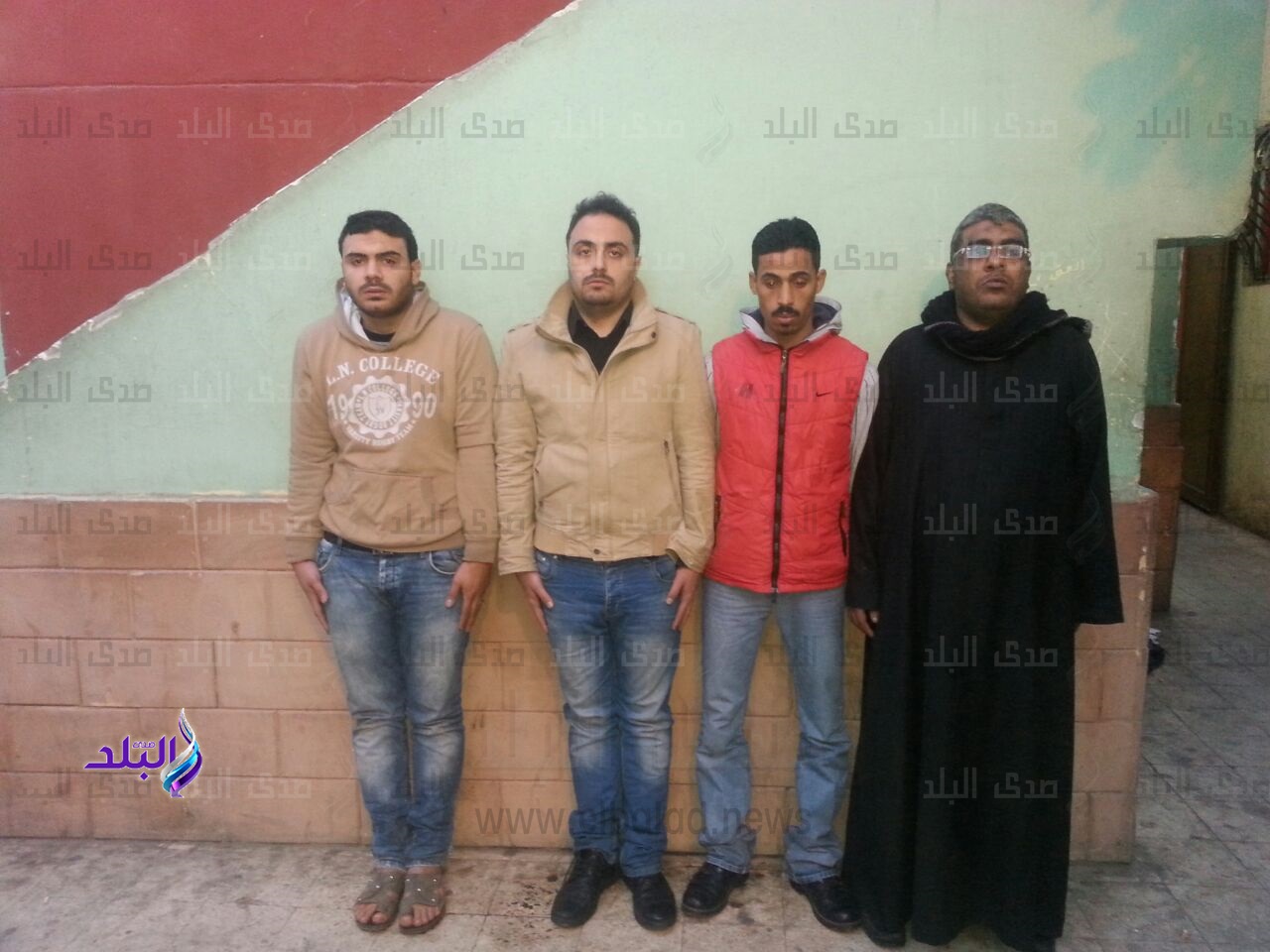 العاطلين الخمسة