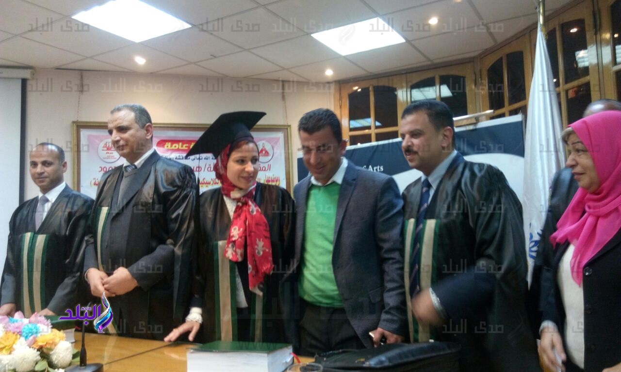 الباحثة ولجنة الحكم الباحثة ولجنة الحكم