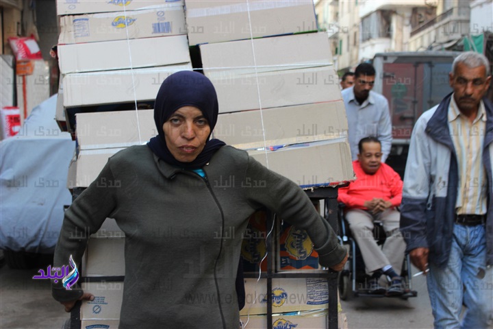 فتاة العربة.. أرشيفية