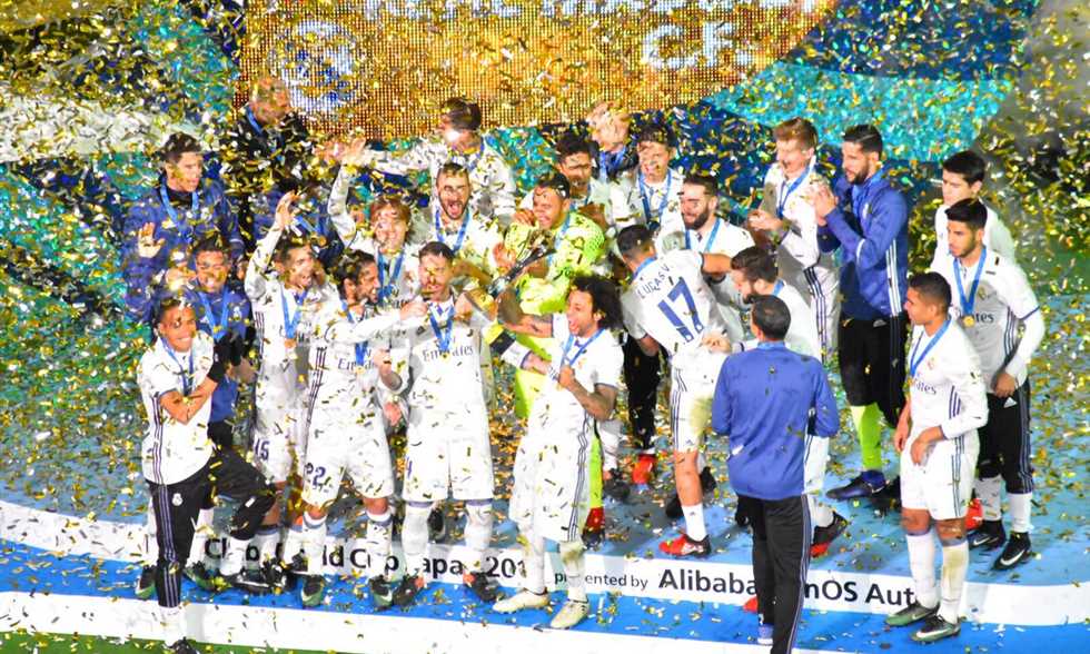 فريق ريال مدريد فائزاً بكأس العالم للأندية فريق ريال مدريد فائزاً بكأس العالم للأندية