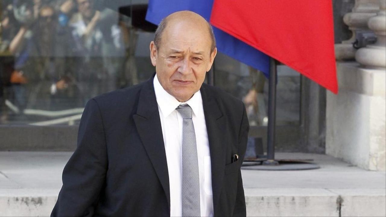 وزير الدفاع الفرنسي جان إيف وزير الدفاع الفرنسي جان إيف