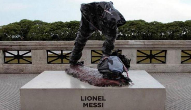 تمثال ميسى بعد التخريب