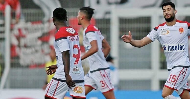 يحيى جبران ولاعبي الوداد المغربي