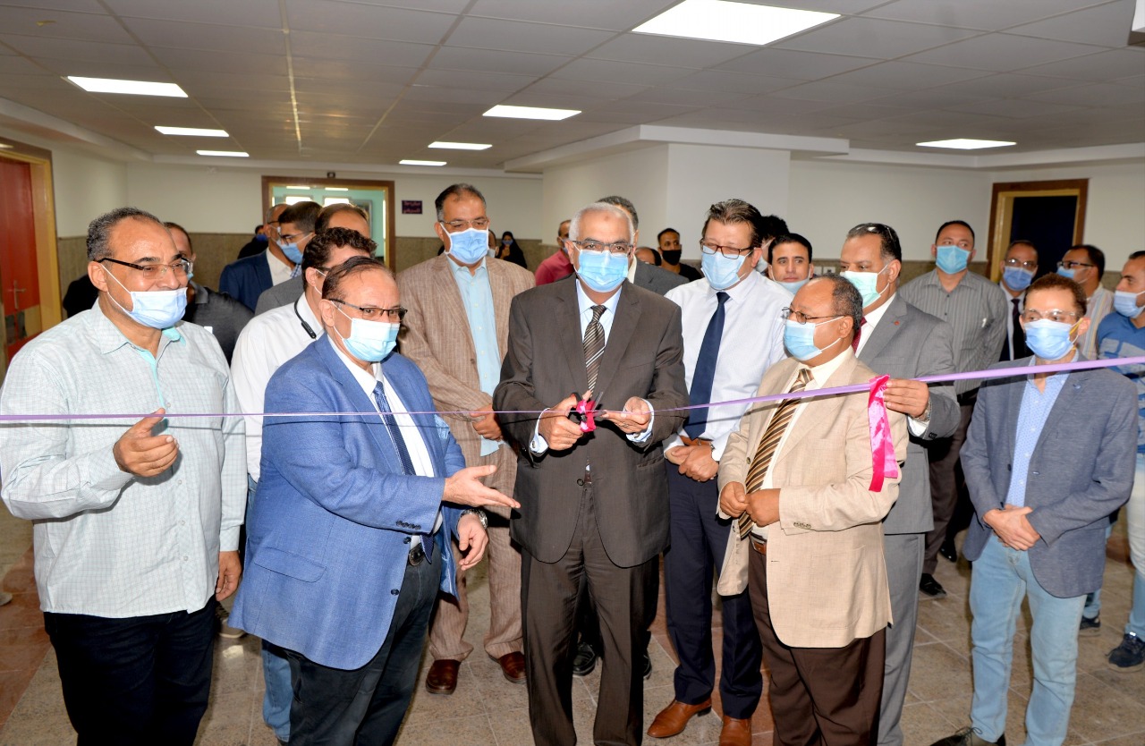 جانب من الافتتاح 