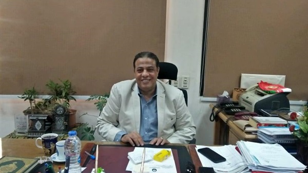 عميد اداب عين شمس