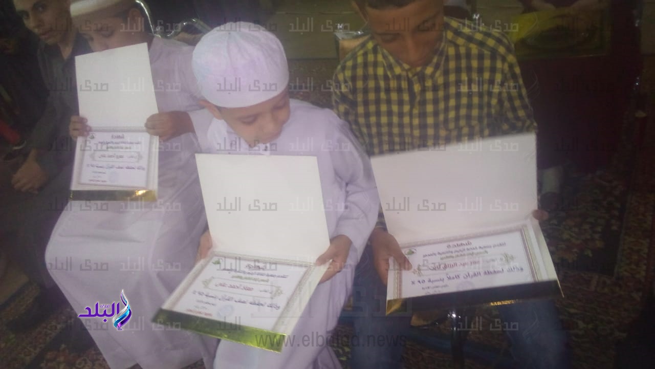 تكريم 65 من حفظة القرآن الكريم 