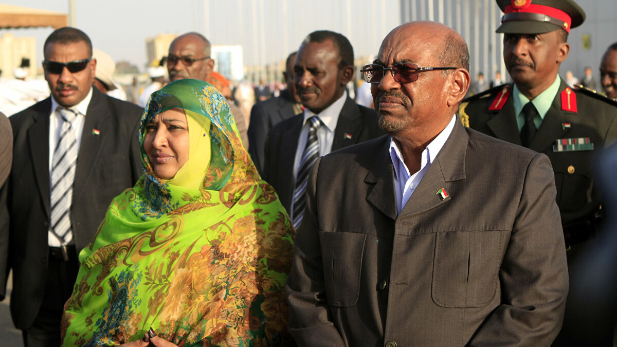 الإفراج عن وداد بابكر زوجة الرئيس السوداني السابق عمر البشير