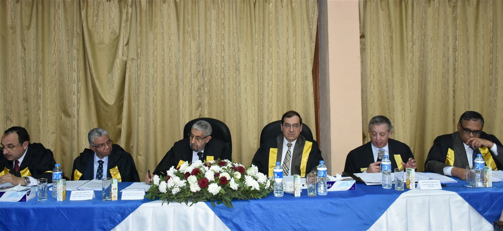 جانب من المناقشة 