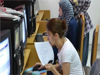 طلاب جامعات