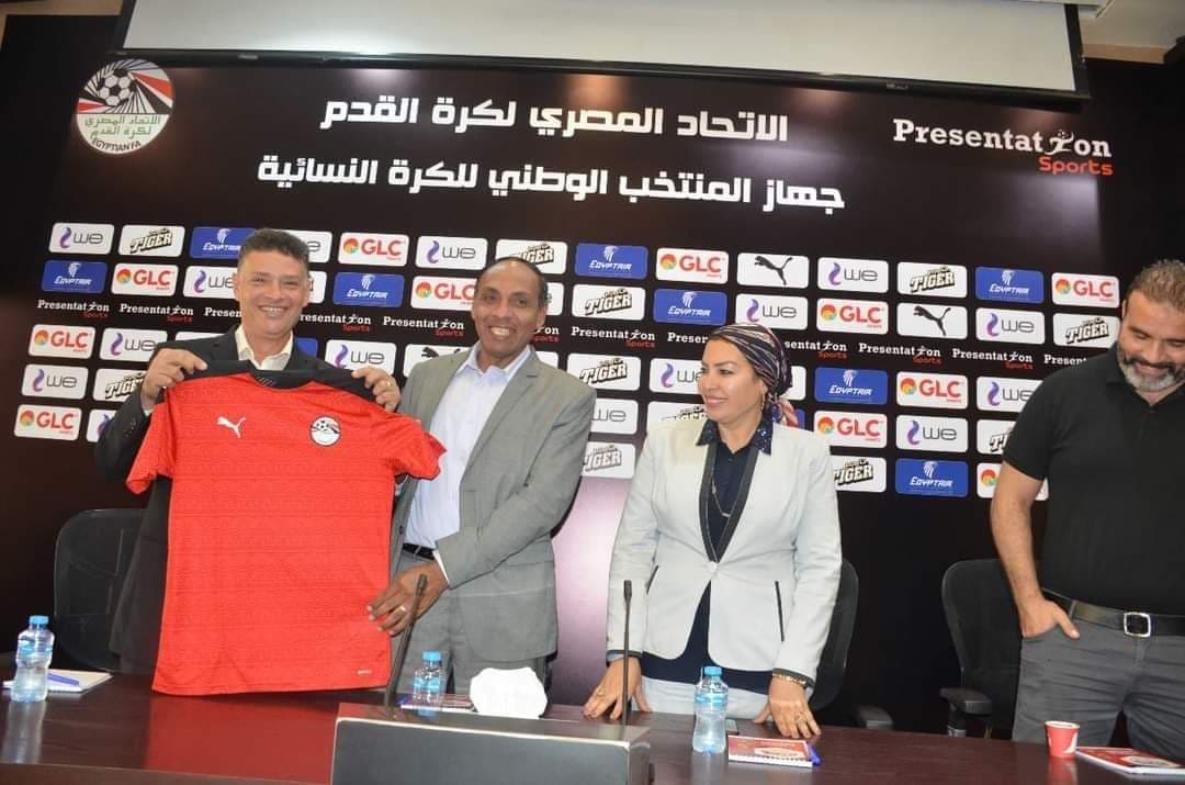 تقديم الجاز الفني للكرة النسائية