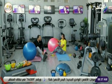 صباح البلد يعرض تمارين رياضية باستخدام stability ball