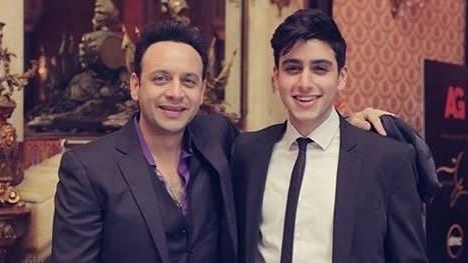 مصطفى قمر ونجله «تيام» مصطفى قمر ونجله «تيام»