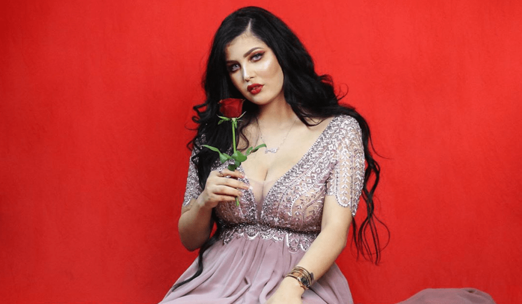 ابتسام مومني 