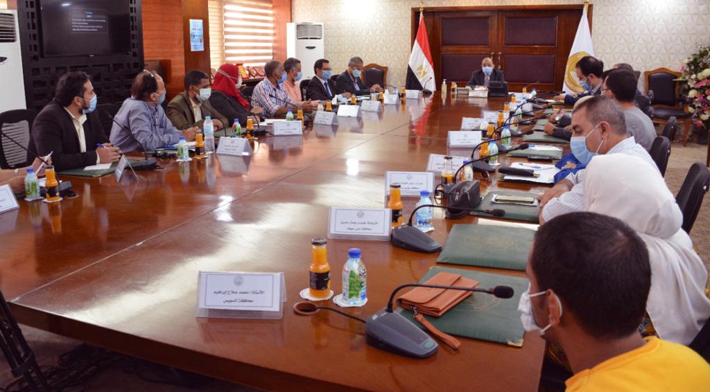 وزير التنمية المحلية يلتقي رؤساء وحدات حقوق الانسان