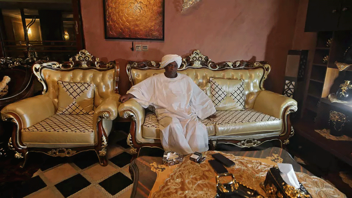 رجل أعمال سوداني ينظم رحلة إلى إسرائيل تضم 40 سودانيا