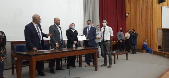 اثناء التكريم