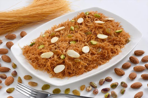 شعرية بالمكسرات 