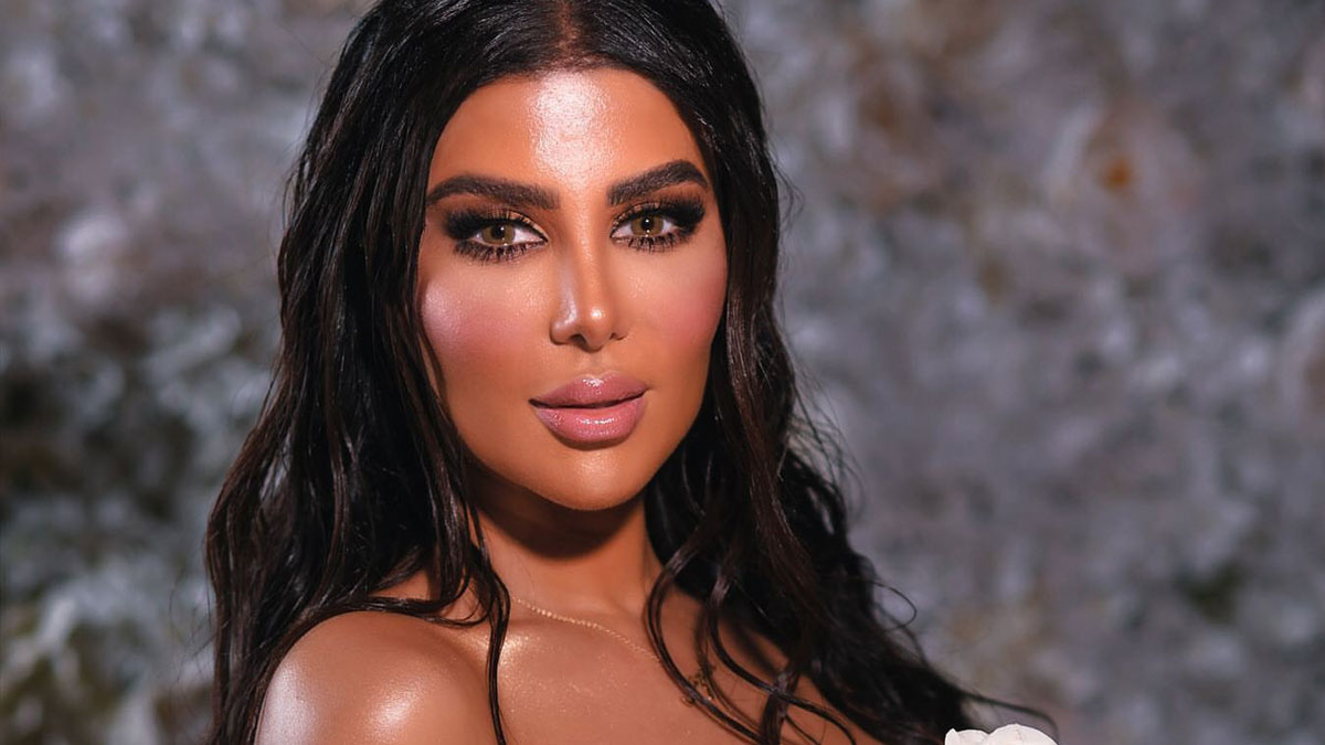 الكويت تقرر إبعاد المذيعة اللبنانية سازديل