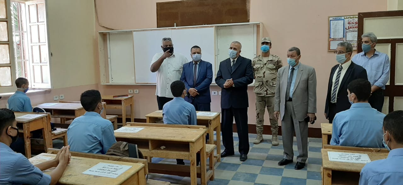 اليوم الدراسى الاول بمدارس دمياط 