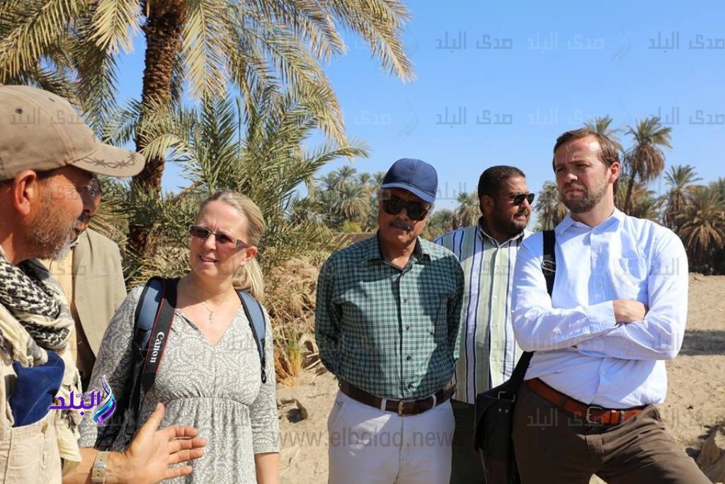 السفيرة أثناء الزيارة 