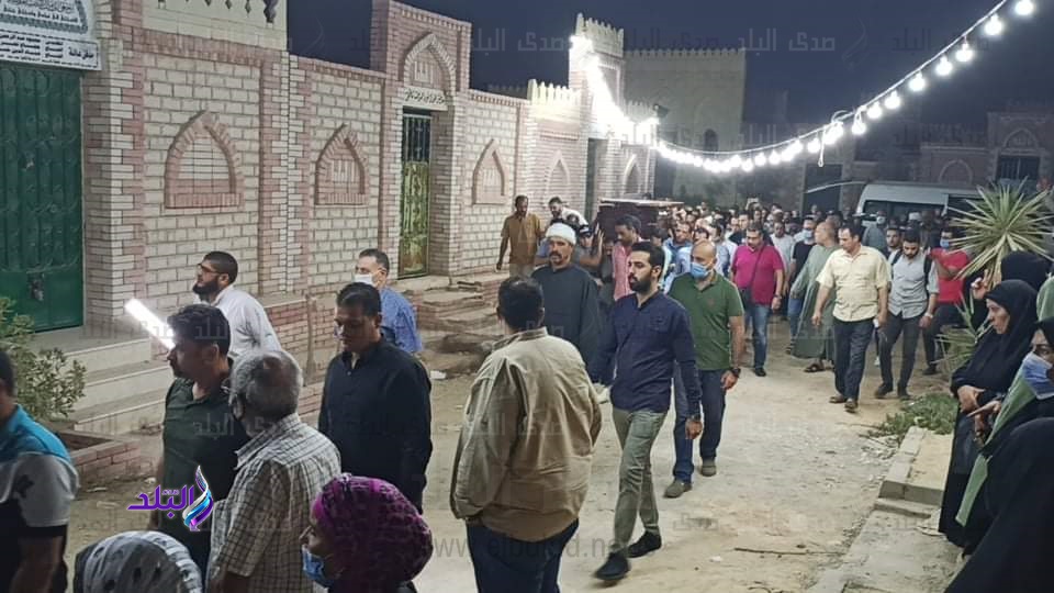 تشييع جثمان والدة الشهيد المنسي ودفنها بمقابر الروبيكي